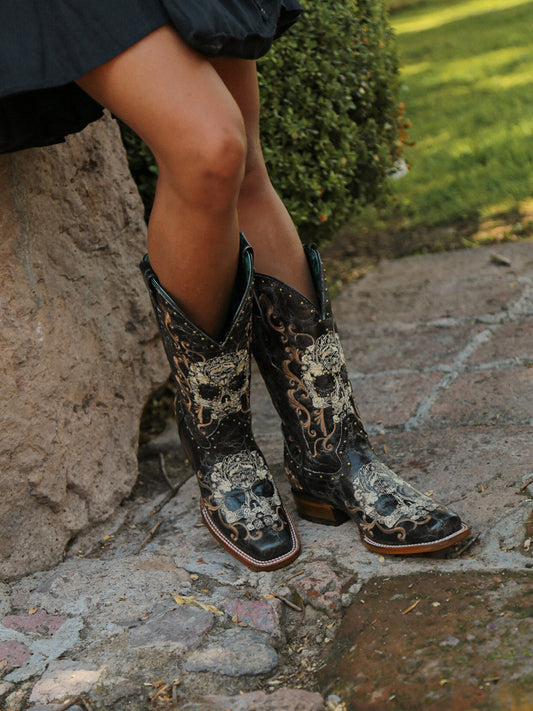 Z5005 - WOMEN'S BLACK AND WHITE FLORAL SUGAR SKULL SQUARE TOE COWBOY BOOT