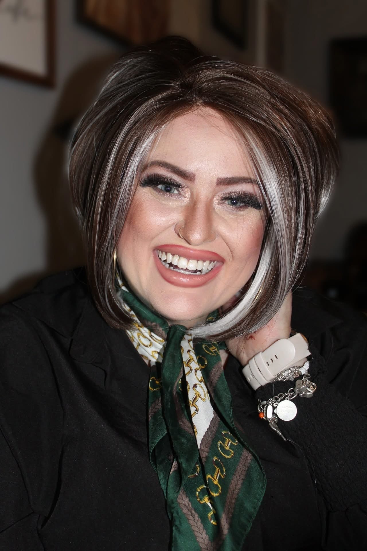 LILY White Ribbon Brunette