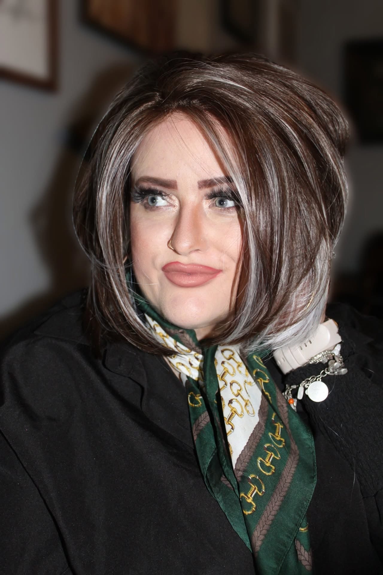 LILY White Ribbon Brunette